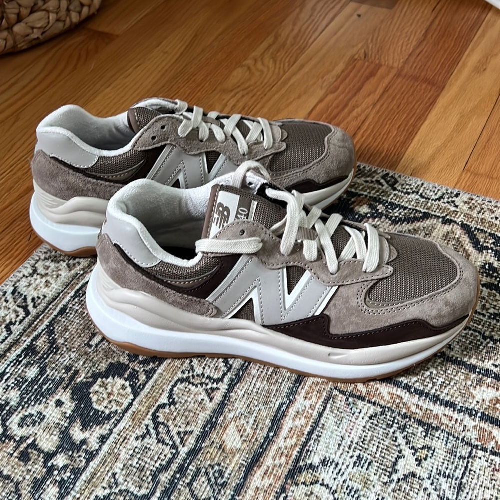 NEW BALANCE 57/40 NEW!